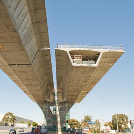 Concrete cantilever bridge