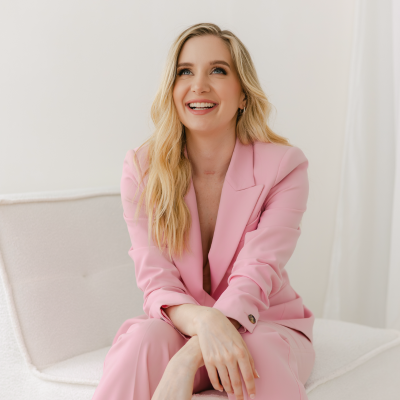 Photo of Rachel Harris