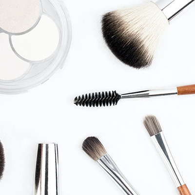 Looking good, feeling… not so good: the impact of advertising and social media on body image