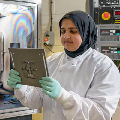 2016 04 OurPics StudentinCoatingsLab LightGrey Teaser 01